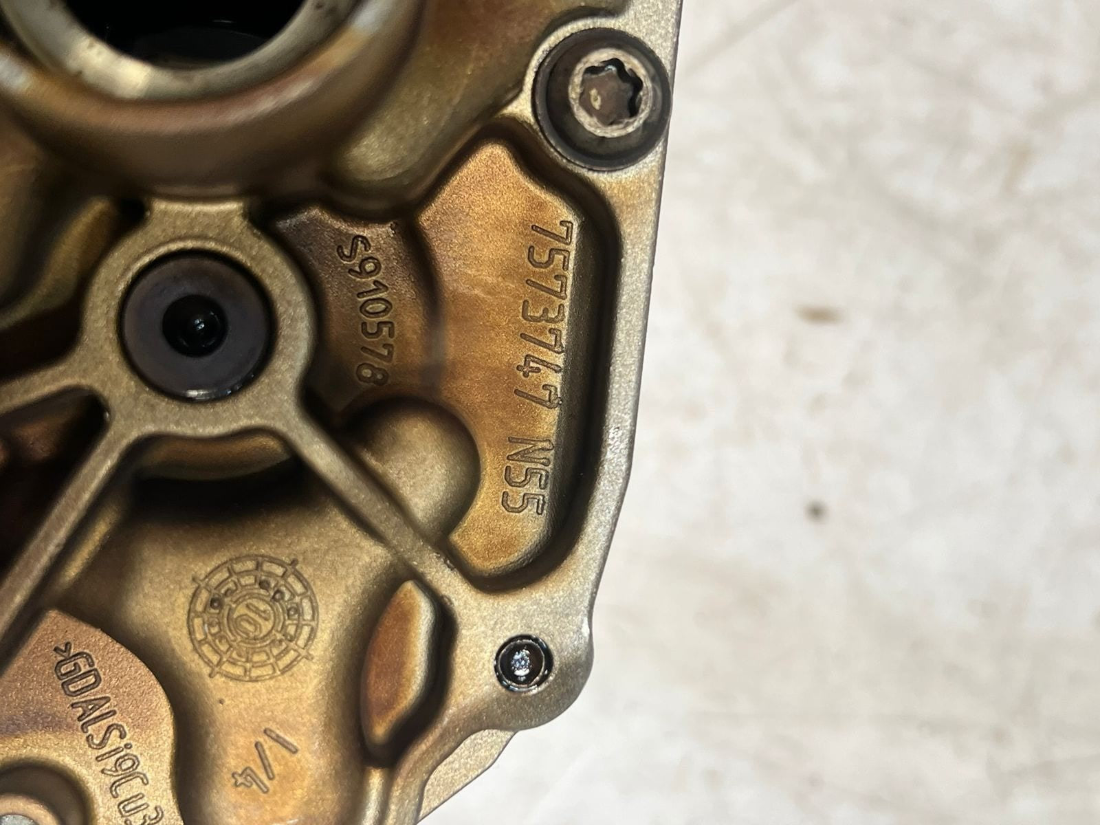 2008-2012 BMW 135i 335i 535i X3 X5 X6 N55B30A 3.0P Engine Oil Pump 7573747 OEM