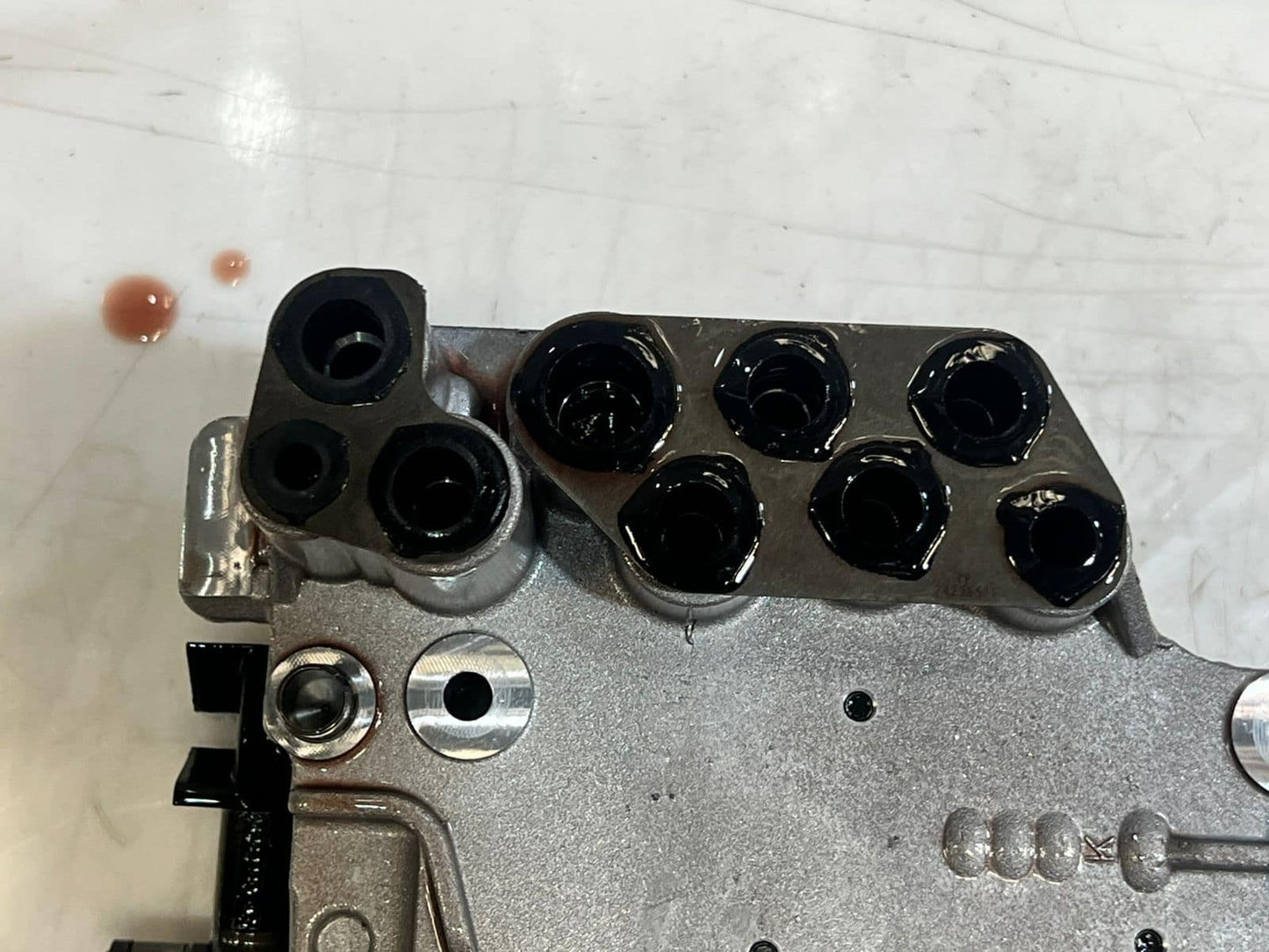 2004-10 BMW 325i E81 E90 E91 E84 E83 Automatic Transmission Valve Body 24242994