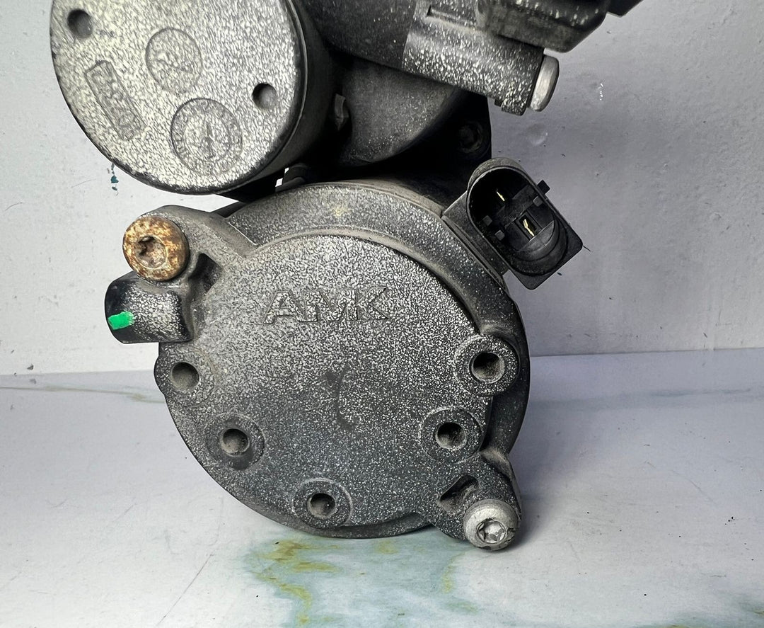 Mercedes W639 Vito V-Class  Airmatic Air Suspension Compressor Pump A639 3200404