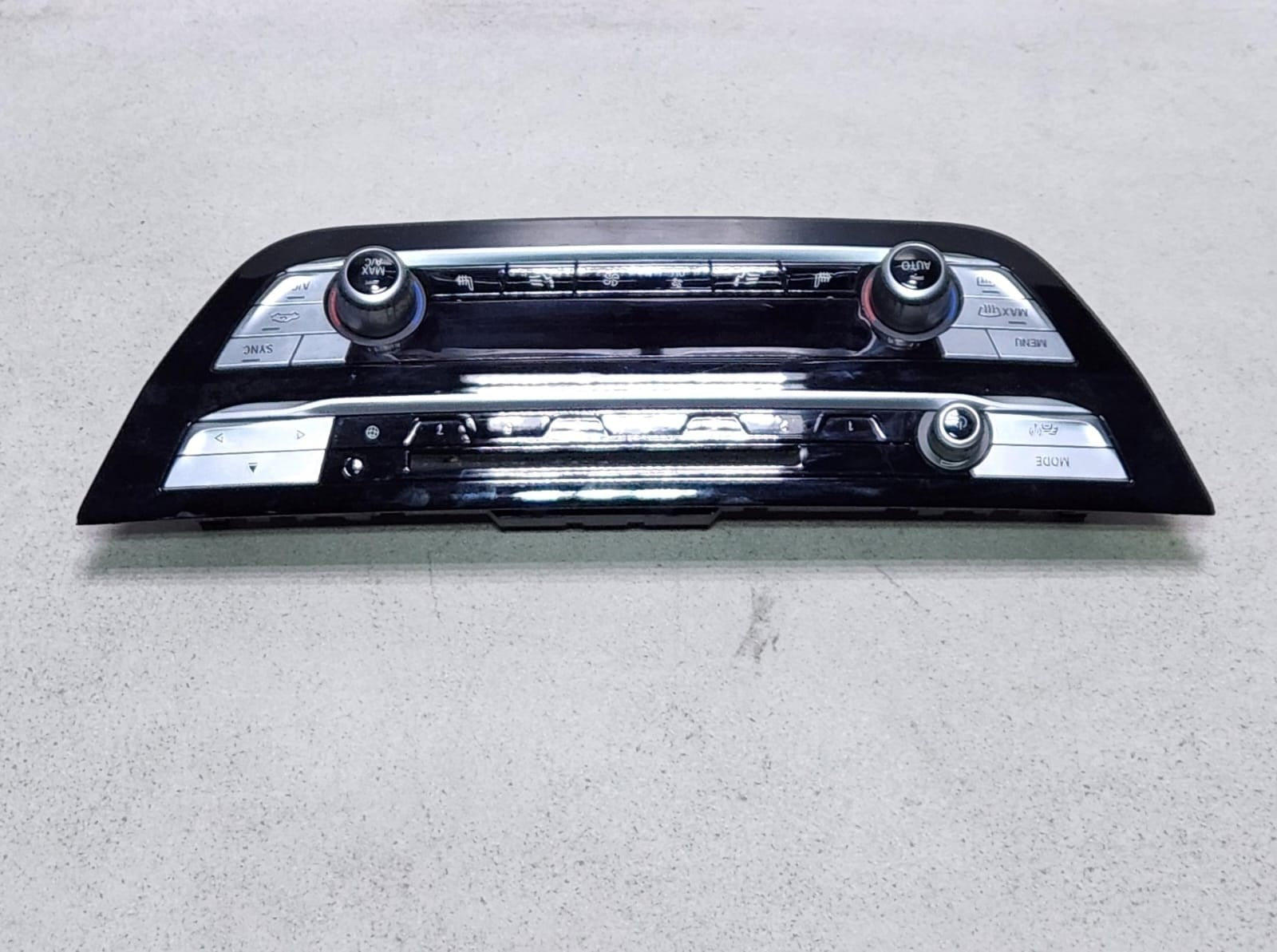 2017-2020 BMW 530i Climate Control Unit 6999451 5 Series G30 G31 G38