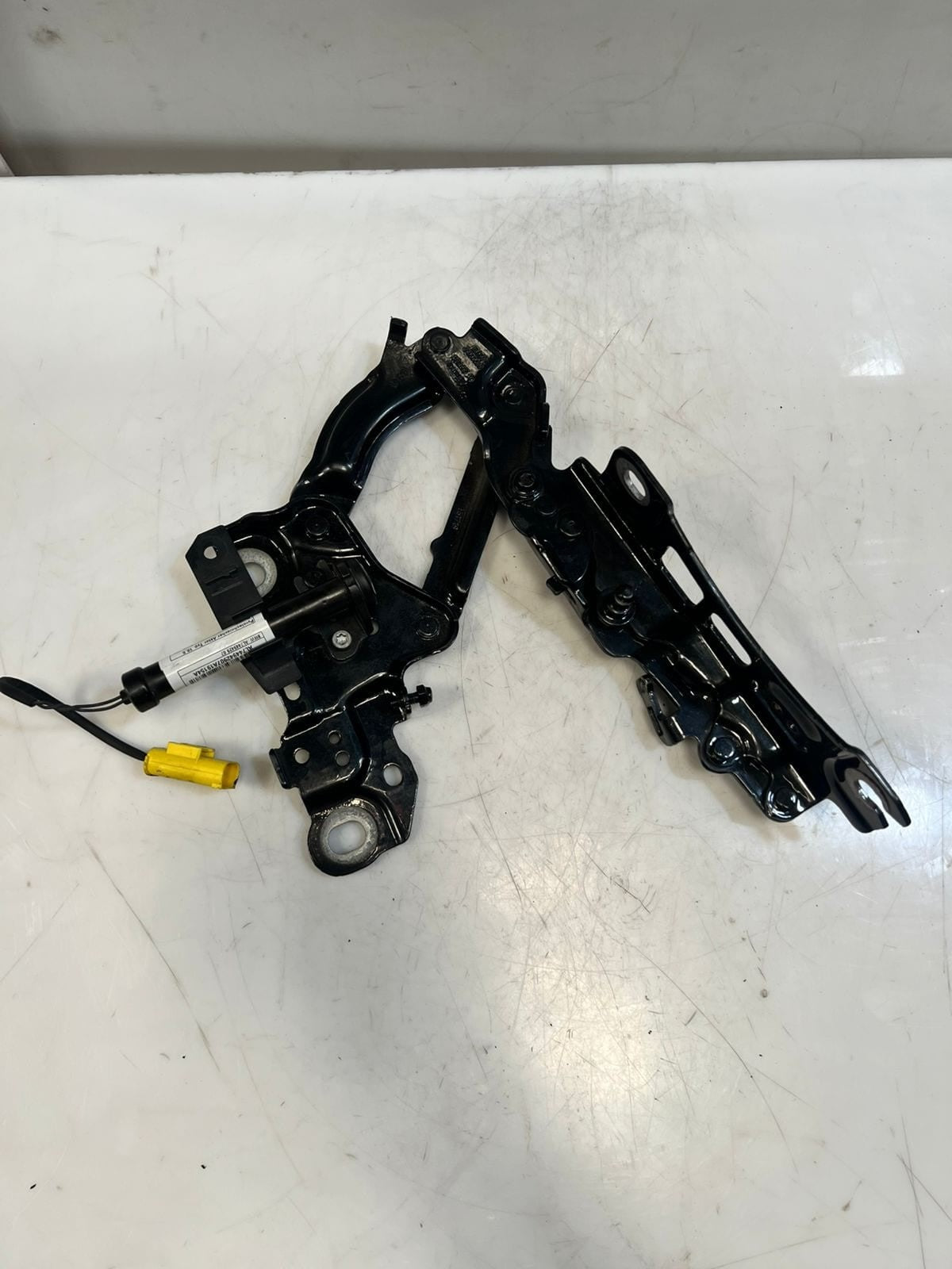 2021-2023 BMW 3 Series G20 G21 M3 M340i 330i BONNET Hood Hinge ACTUATOR 7450589