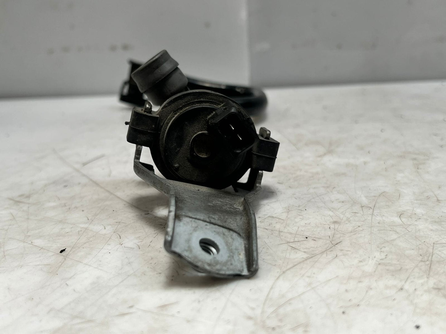 2010-2016 BMW 550i N63 X5 X6 Fuel Tank Ventilation Valve With Hose 7619298 OEM