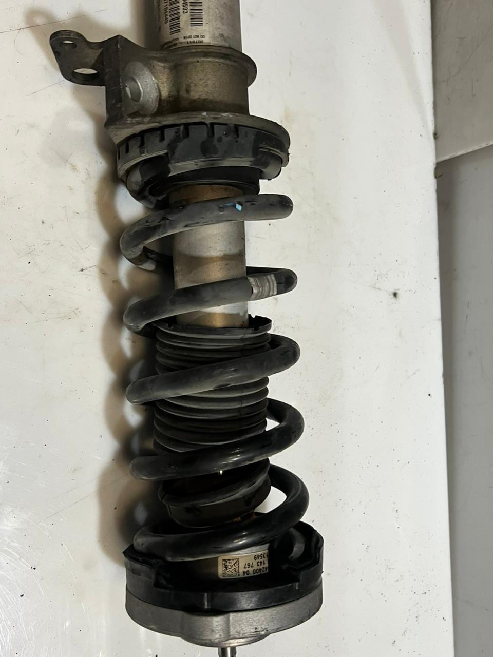 2012-2019 BMW F10 M5 F12 M6 4.4P Front LEFT Shock Absorber 2284045 OEM