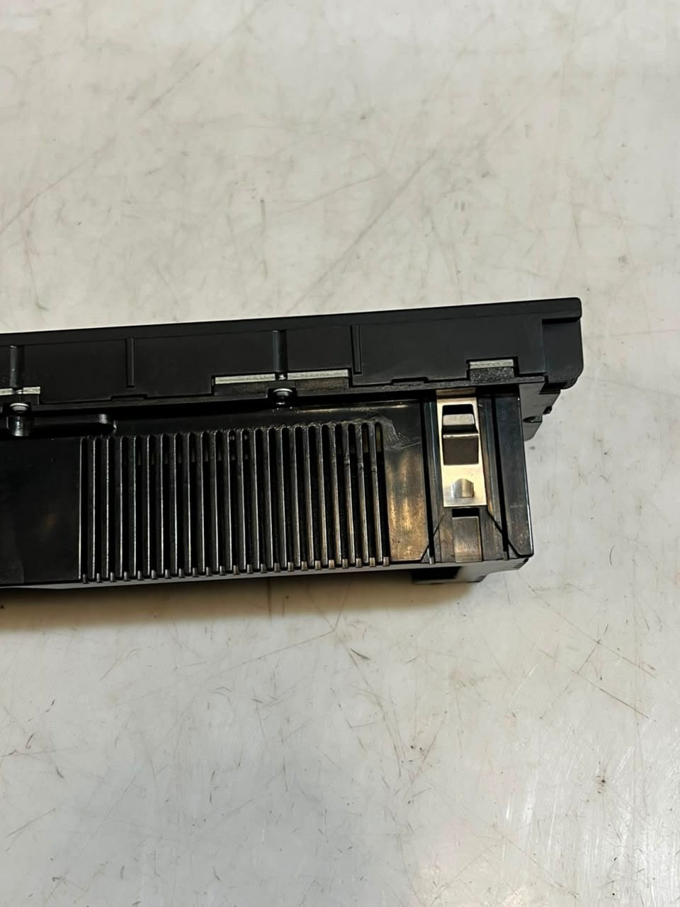 2001-2006 BMW 325i  E46 3 Series 325i, 328i, 330I Climate Control Unit 6941732