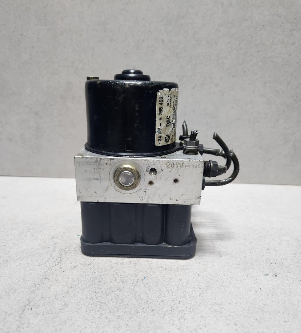 2002-2006 BMW 325i Abs Pump Module 6765454 325i E46 OEM