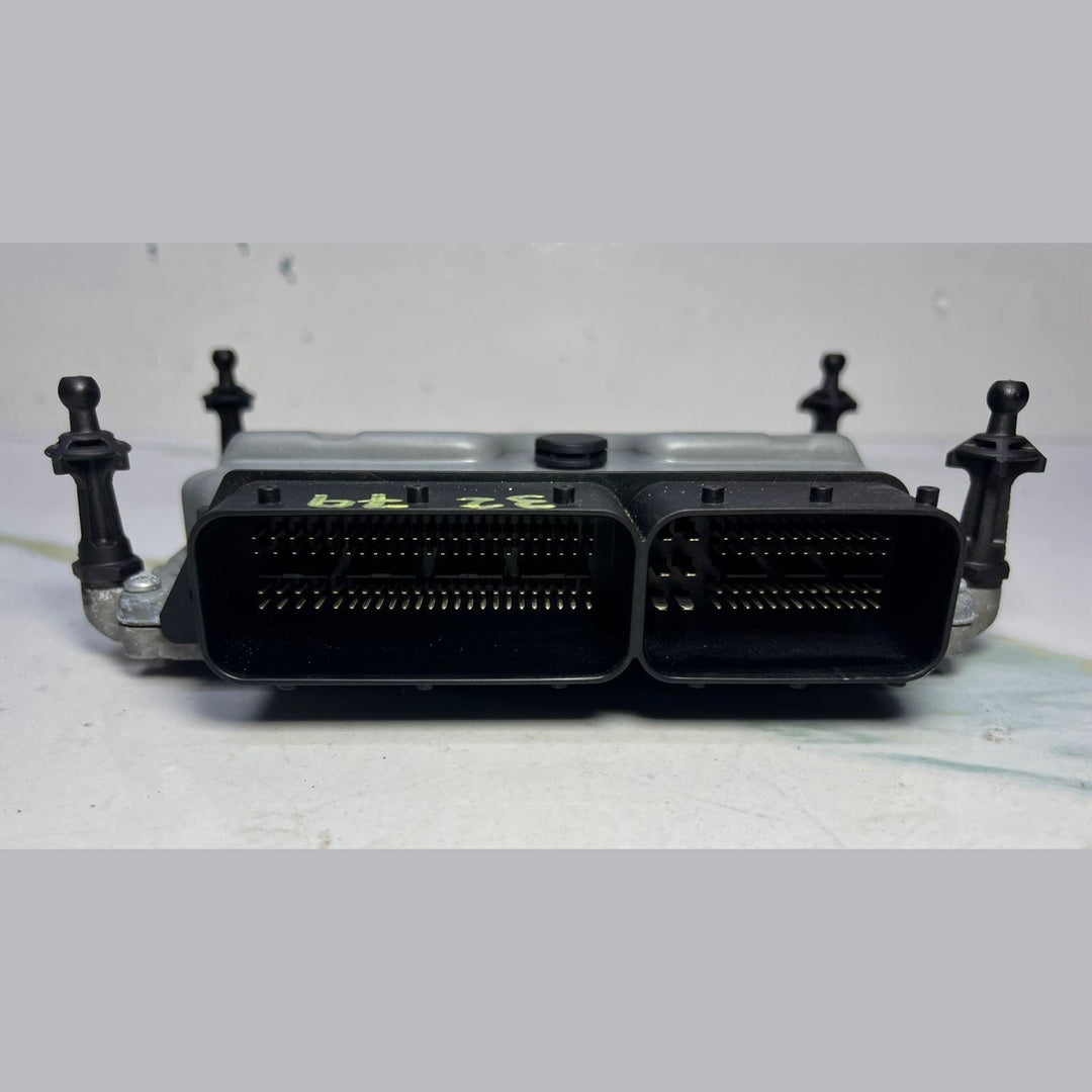 Mercedes-Benz Engine Control Unit A2721533279 SLK350, S350, and CLS C219