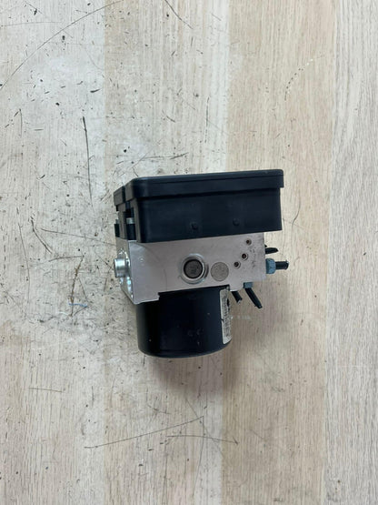 12-16 BMW F30 328i ABS Anti-Lock Brake System Pump Control Module 6860731 OEM
