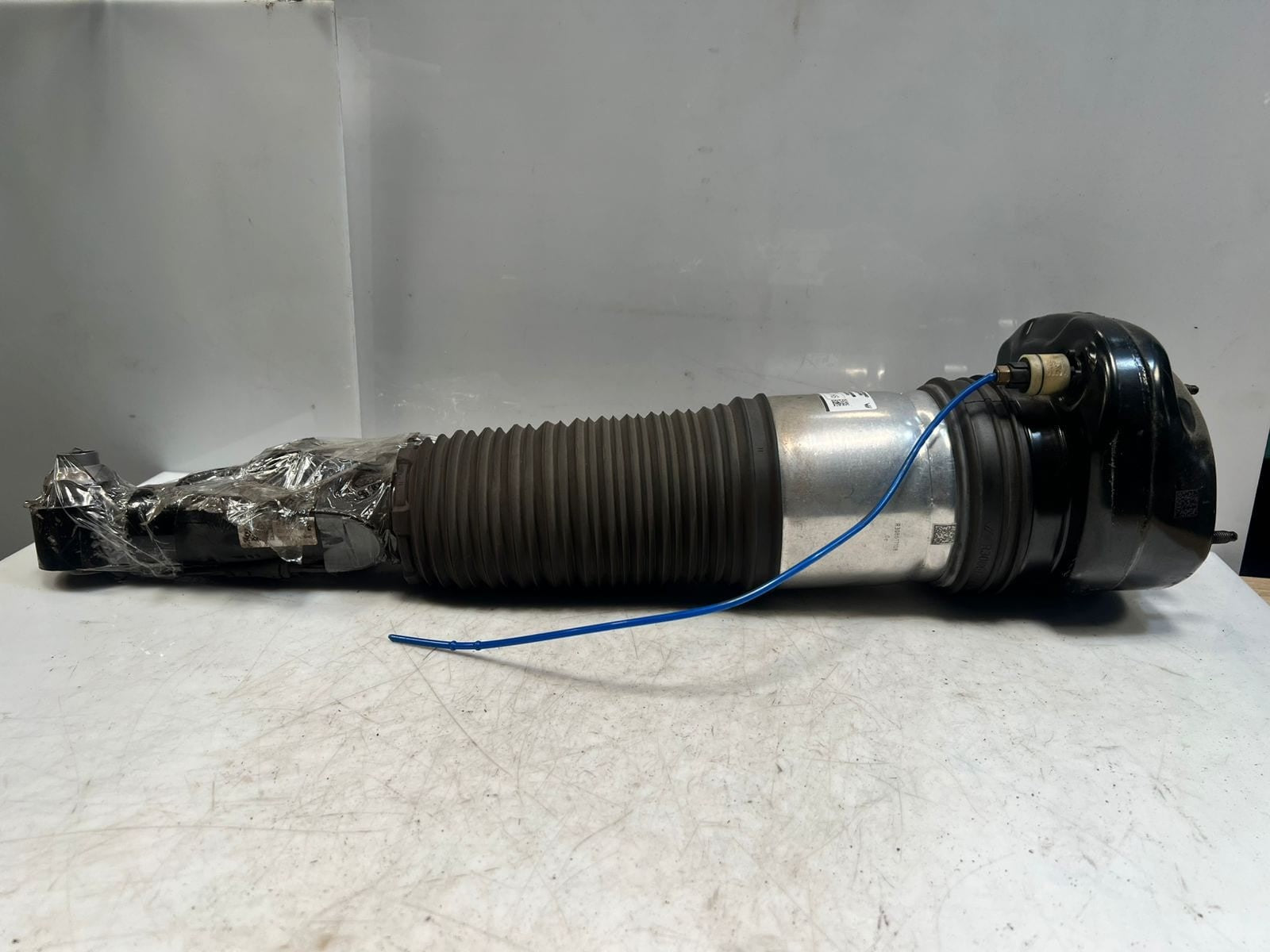 2016-2019 BMW 750i 7' G11 G12 730Li 740Li 740Le Air Suspension Strut 7915954 OEM