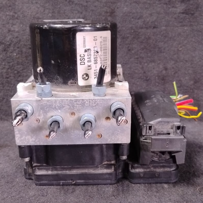 BMW F30 ABS ANTI LOCK BREAKING SYSTEM ABS PUMP CONTROL UNIT   6857324