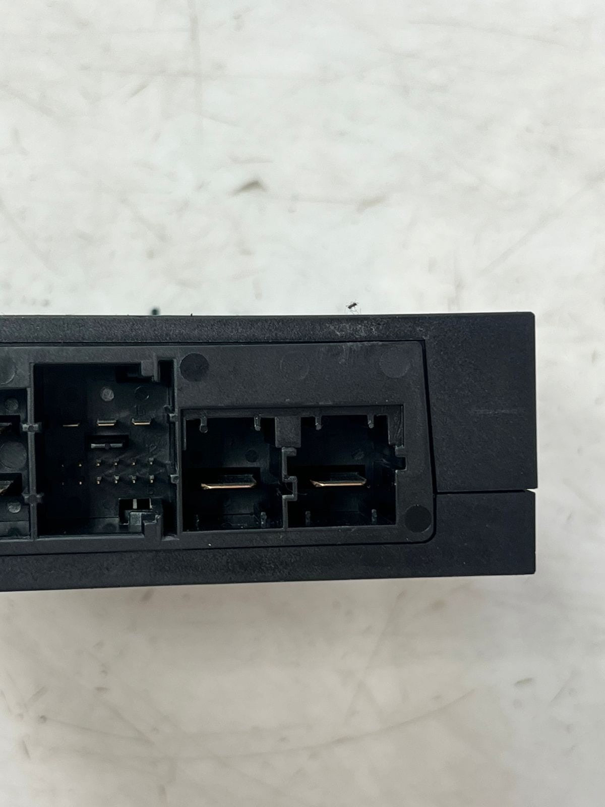 2004-2005 BMW 745i 750I Integrated Supply Module 7510638 OEM