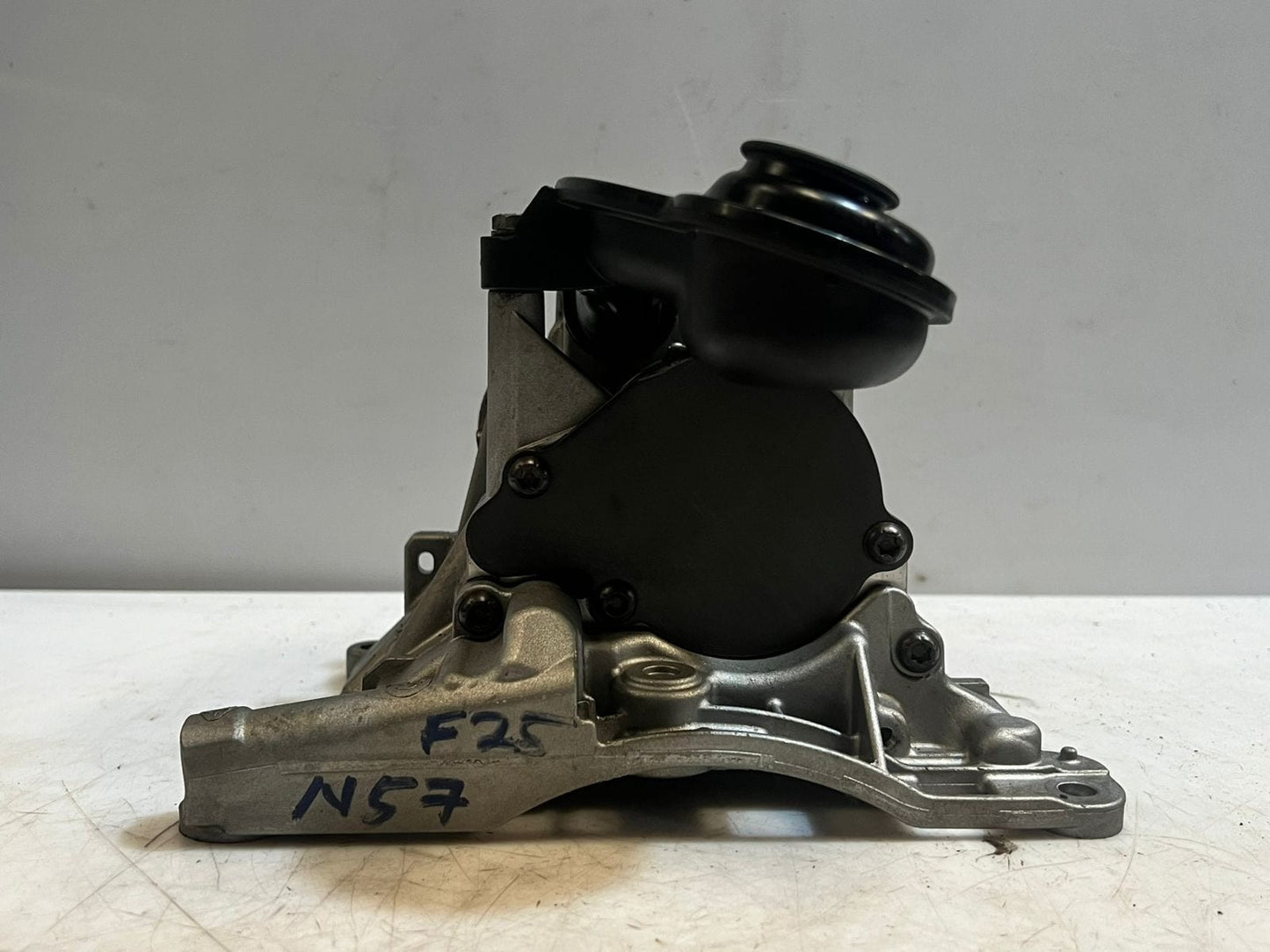 BMW  3 Series E90, X5 E70 X6 E71 N57D30A 3.0D Oil Pump 7805316 OEM
