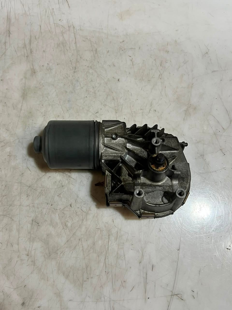 2011-2016 BMW 5 Series F10 F11 Front Wiper Motor and Linkage 7305562 OEM