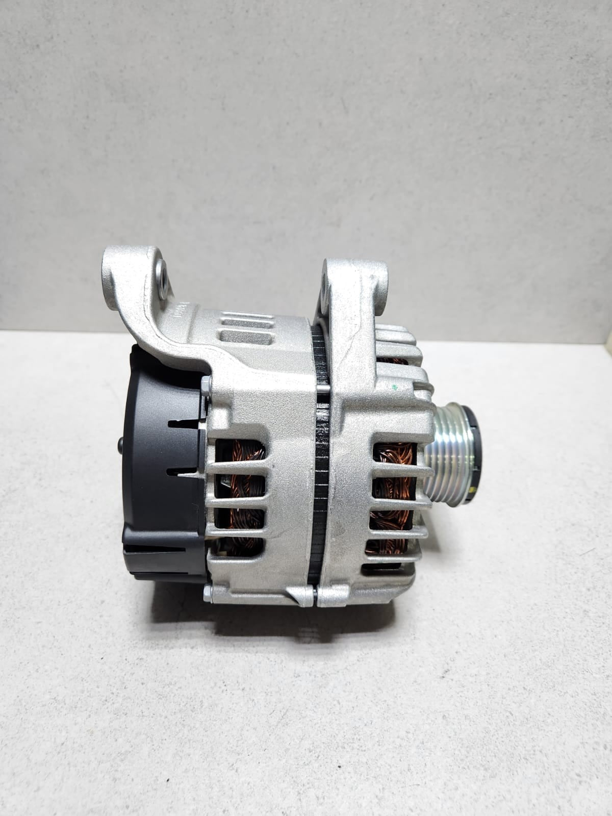 2015-2019 BMW X6 Alternator 8570675 X5 F15 and X6 F16 N57 DIESEL 