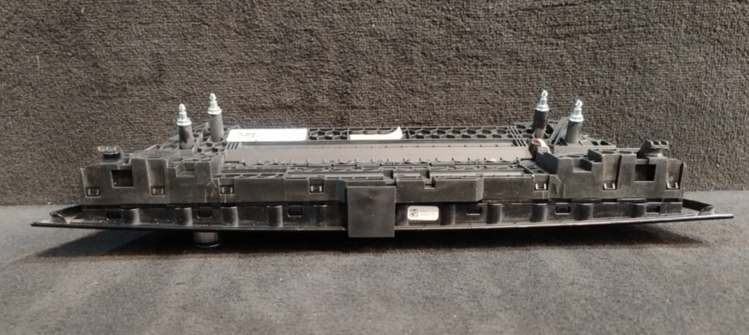 BMW G30 G31 G32 CLIMATE CONTROL & RADIO AUDIO SWITCH PANEL P/N  6834435