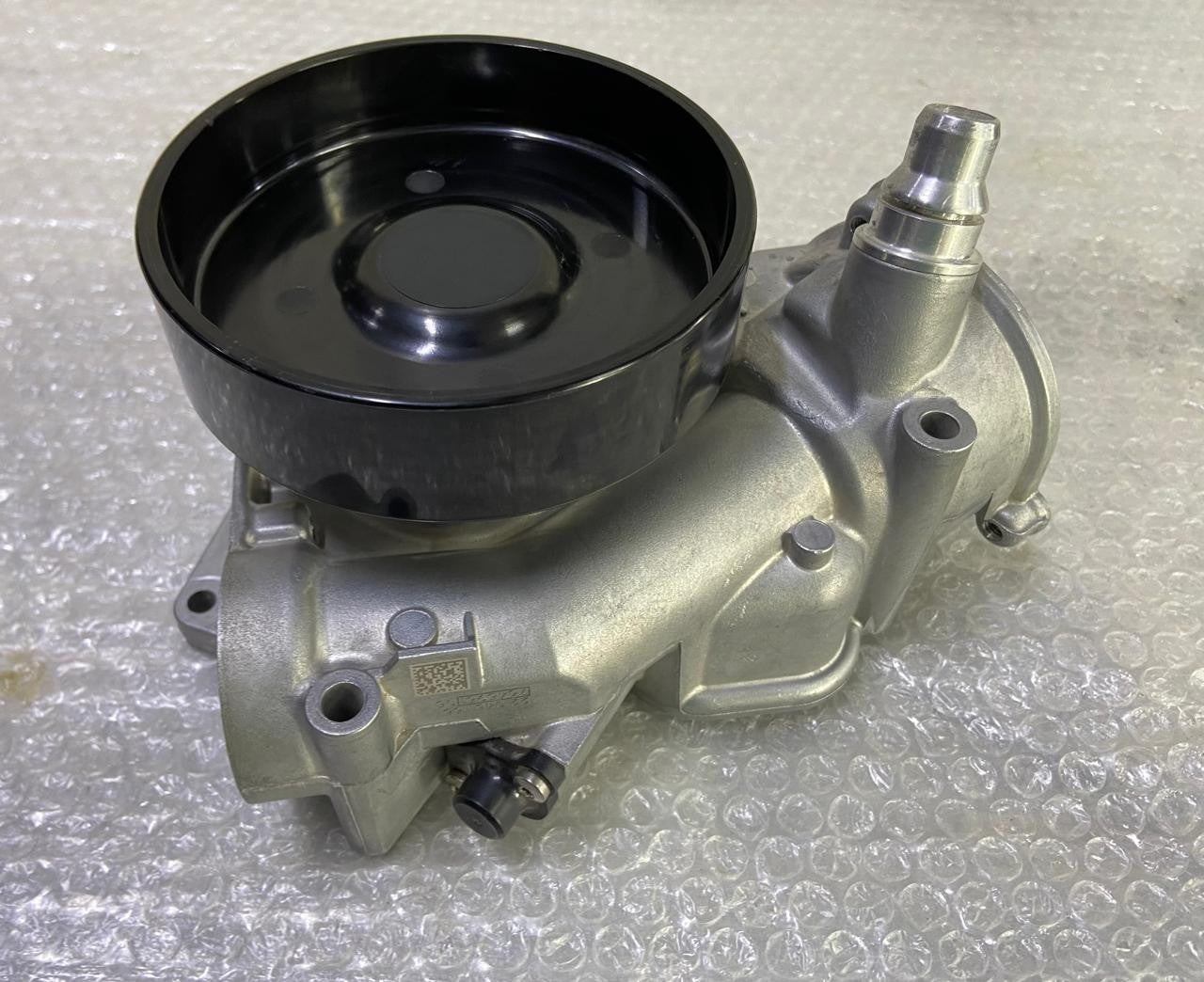 OEM BMW G30 M550d xDrive G11 G12 G05 G06 G07 Coolant Water Pump 7645961