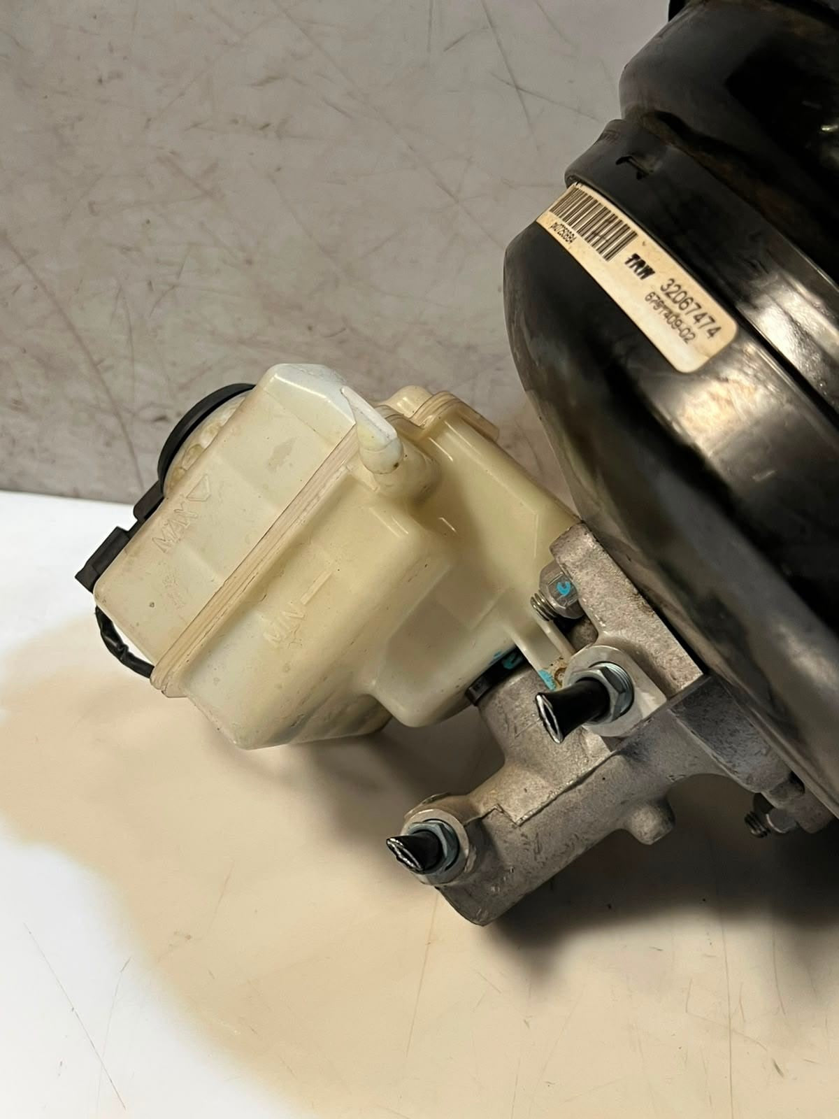2007-2013 BMW X5 E70 X6 E71 Power Brake Booster CYLINDER 6791409 OEM