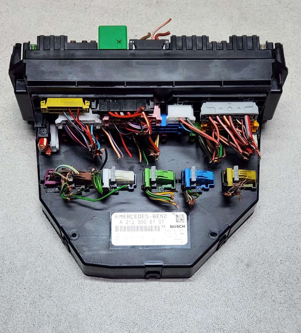 2010-2015 Mercedes-Benz C300 Front Sam Fuse Relay Module A2129008107 W204 W350 