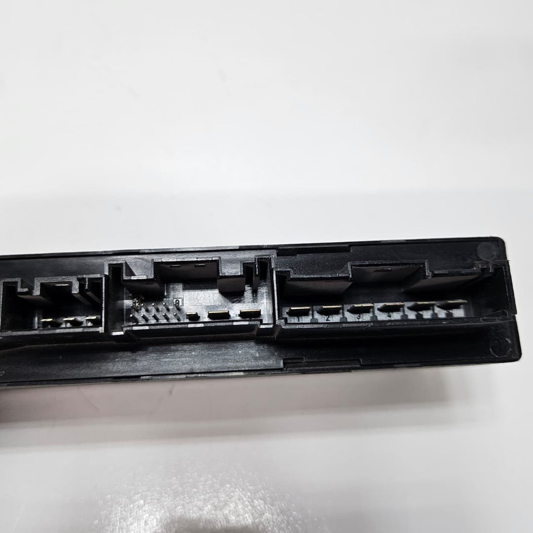 2004-2005 BMW 530i Body Control Module 6957528