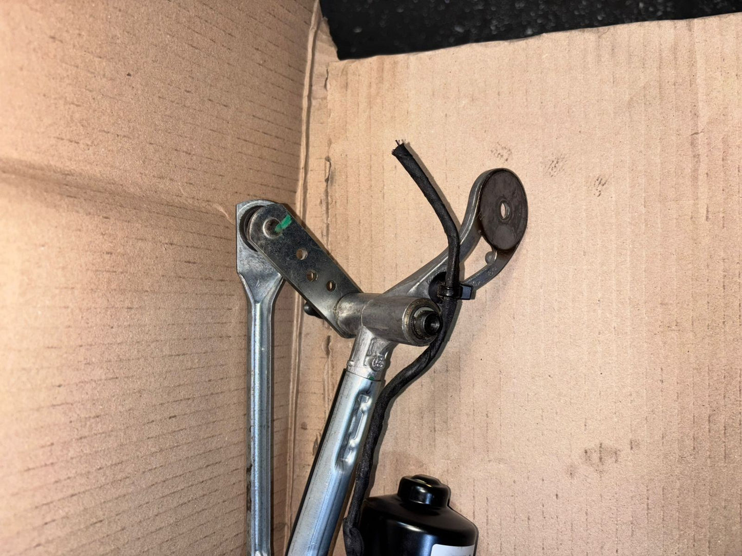 BMW G30 G31 2018  Wischermotor vorne wiper motor 9851351 LHD