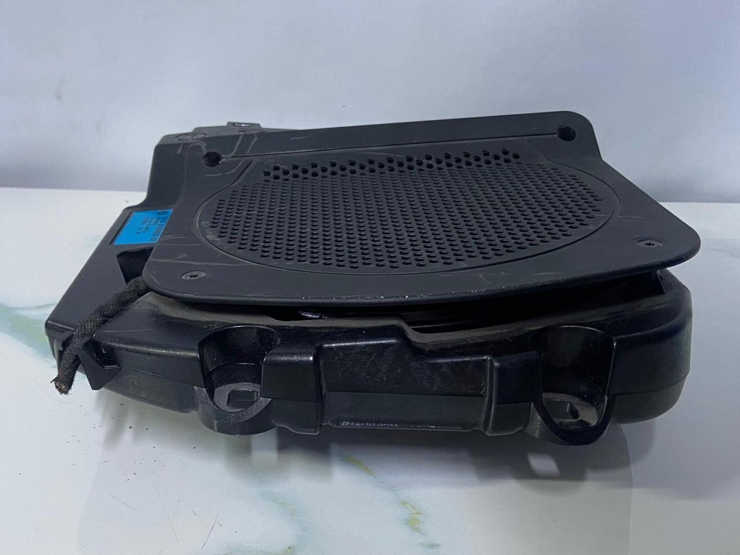 OEM BMW 528i 535i 550i Left Central HiFi Subwoofer 9169685