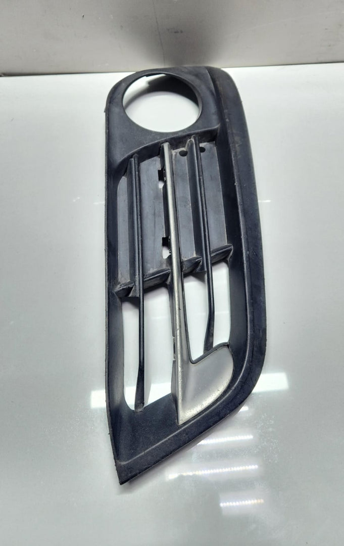 2009-2016 BMW 535i Front Right Fog Light Grille 7331736 5 Series F10 and F11 OEM