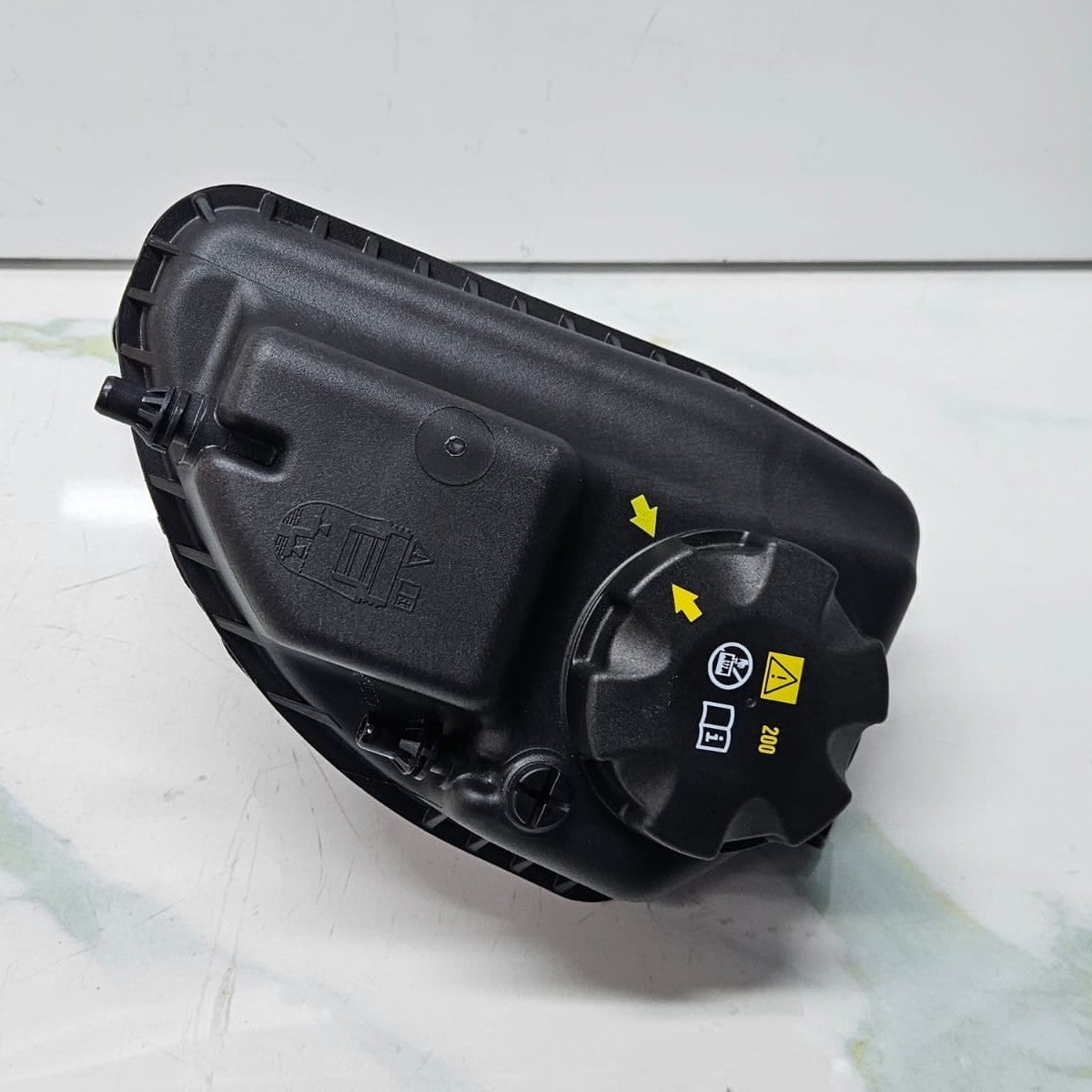 2016-2025 BMW X5 G05 Coolant Expansion Tank 8689765 OEM