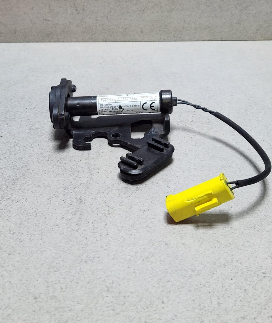2013-2018 BMW X5 F15 and X6 F16 RIGHT SIDE Hood Hinge Actuator 7326020 OEM