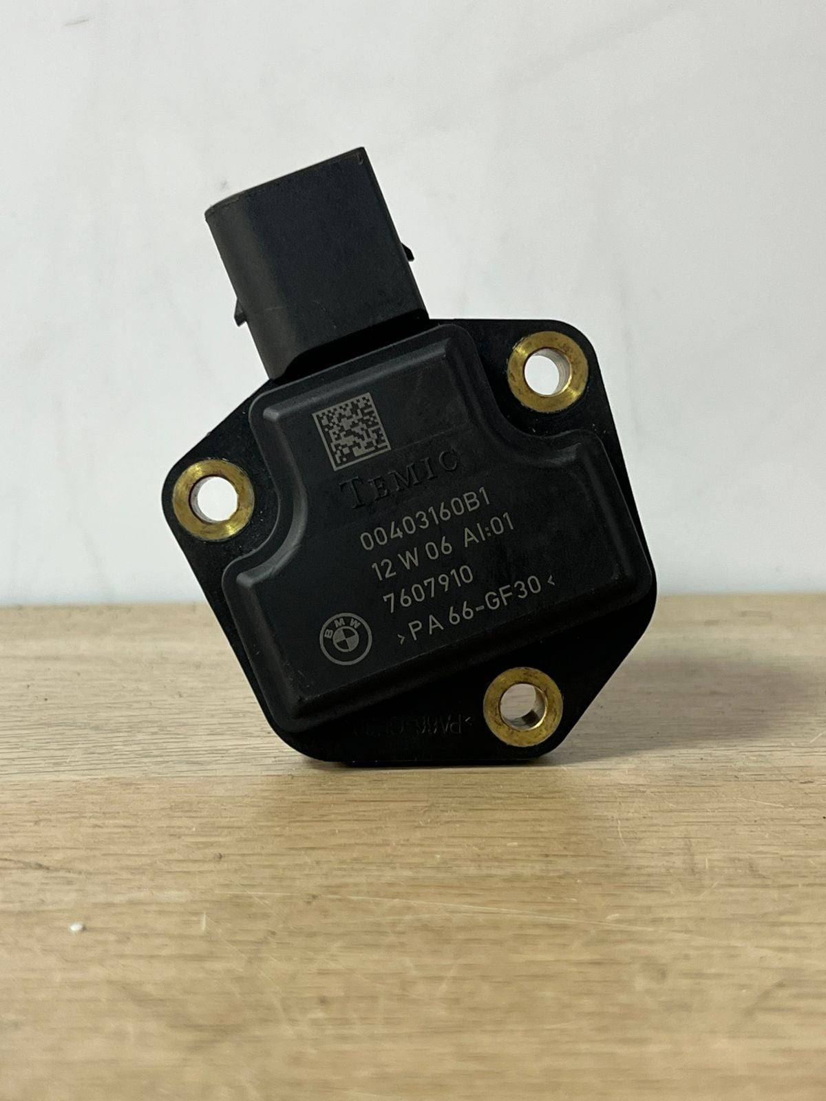 2006-2011 BMW 323i Oil Level Sensor 7607910 323i, 325i, E82 E90 