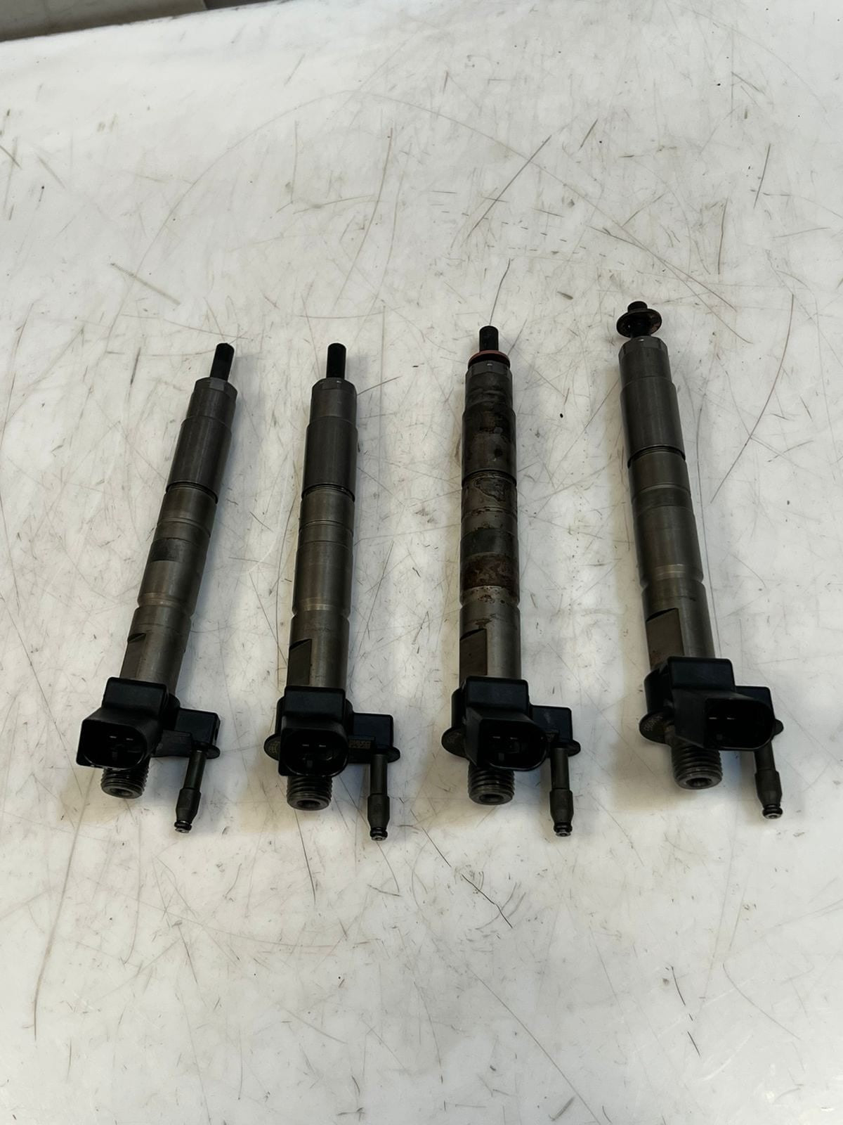 BMW 3' 5' 330D, 525D, 430D, 435D, 530D Fuel Injector 7823461 OEM