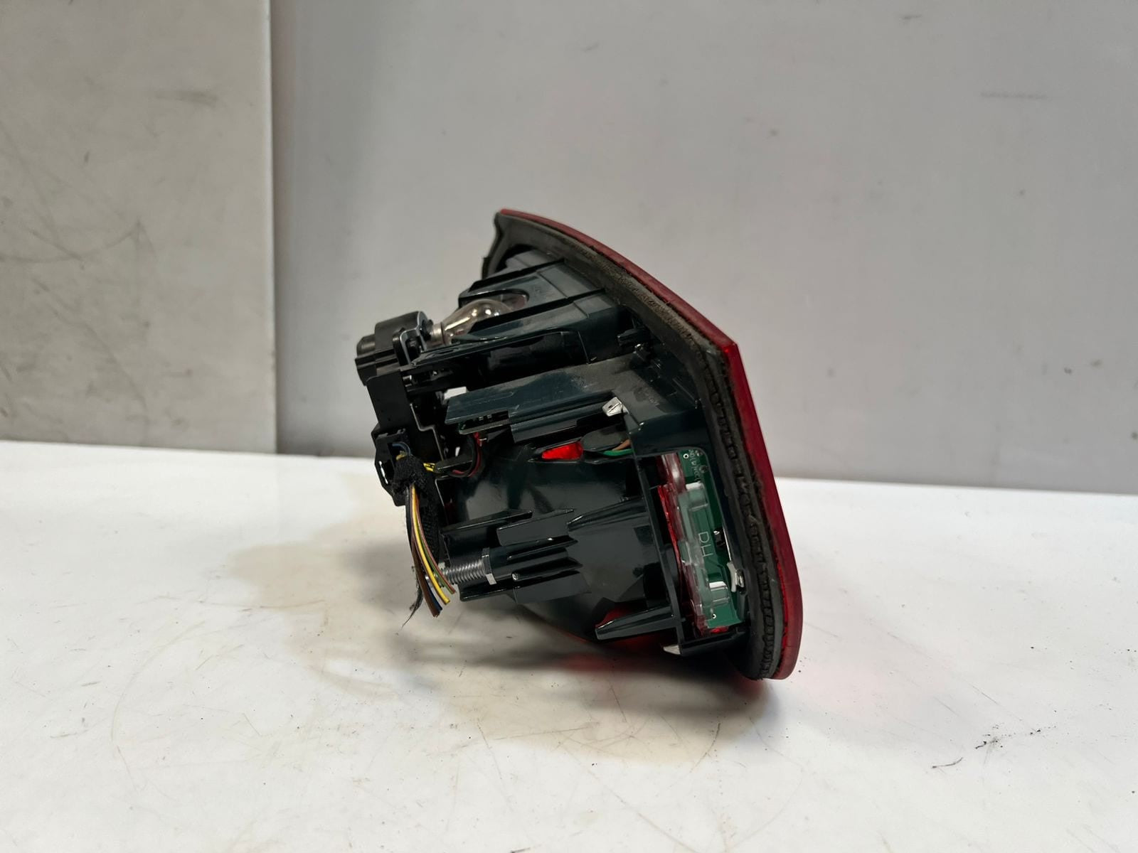 2012-2015 BMW 3' F30 F31 328i 335i F80 M3 LCI RIGHT REAR Tail Light 7371112 OEM