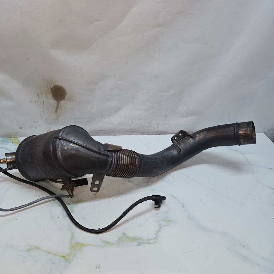 2013-15 BMW 6 Gran Coupe F06 750Li N63 B44 B engine Catalytic Converter 7645441