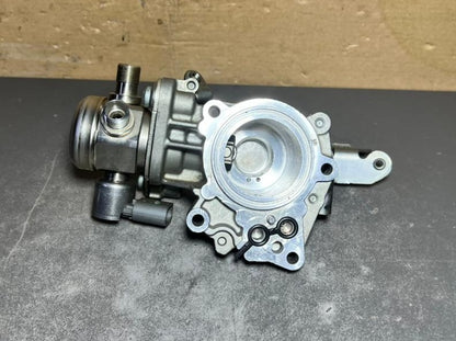 12-18 Mercedes W212 C300 M276 High Pressure Fuel Pump W/Housing A276 0700601 OEM