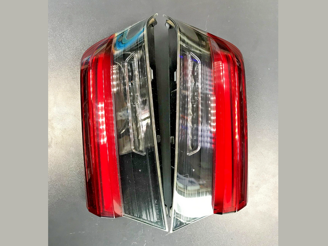BMW 3 G20, G28 3 G20 M 340  Tailgate Taillight set H8742045608 ,H7742045508 2019