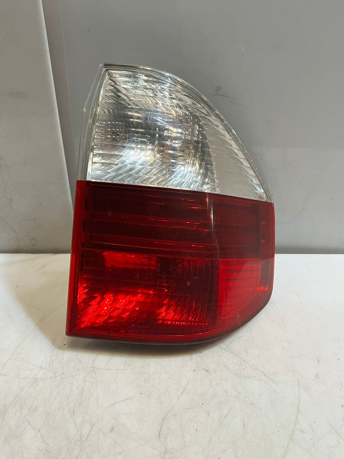 2006-2010 BMW X3 E83 RIGHT SIDE REAR Tail Light 7162210 OEM ECE