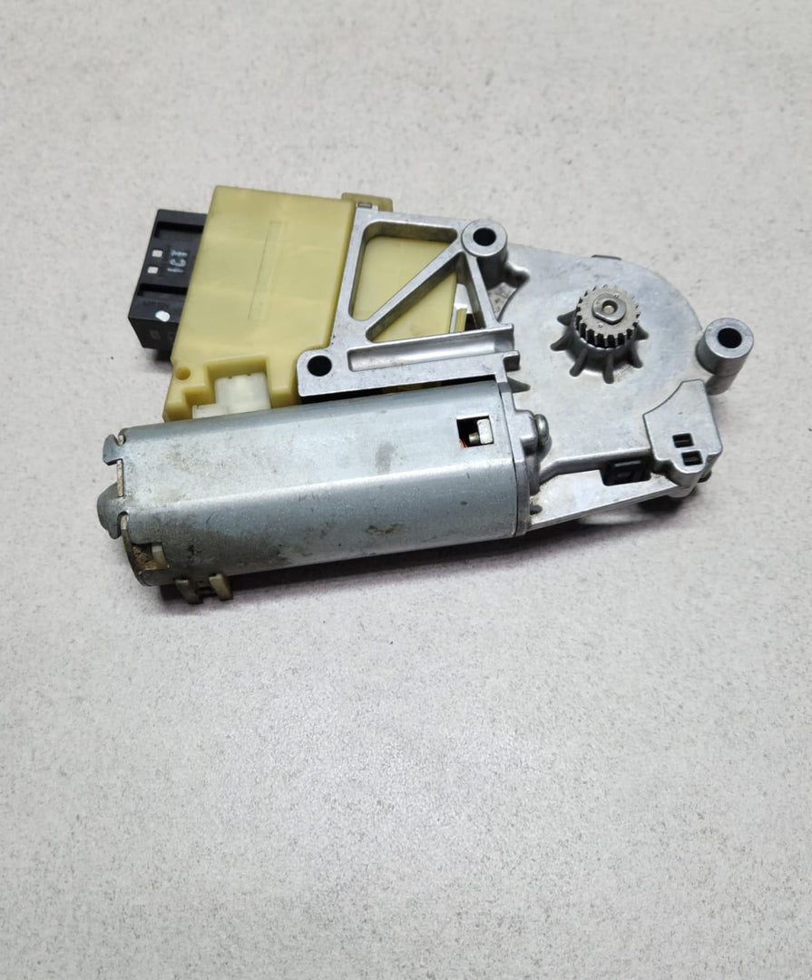 2008-2011 BMW 528i Sunroof Motor 9137056 5 Series E60 E61 OEM