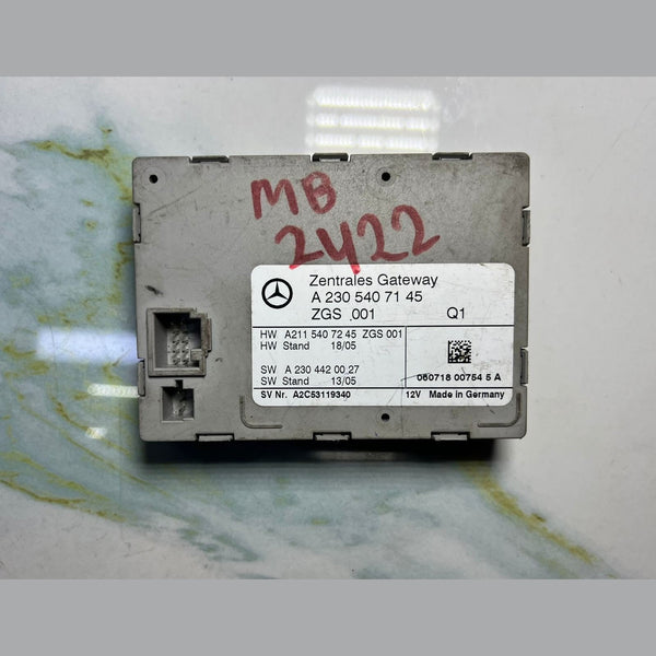 Mercedes Gateway Control Module A2305407145 SL R230 and R232