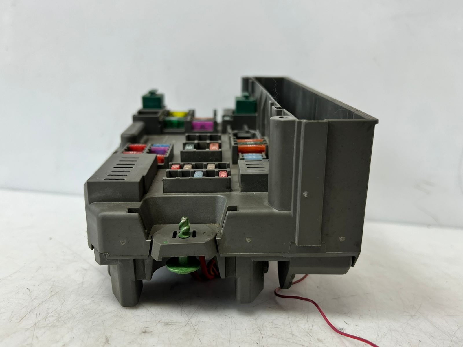 2007-2013 BMW X5 E70 and X6 E71 E72 Power Distribution Fuse Box 6976384 OEM 