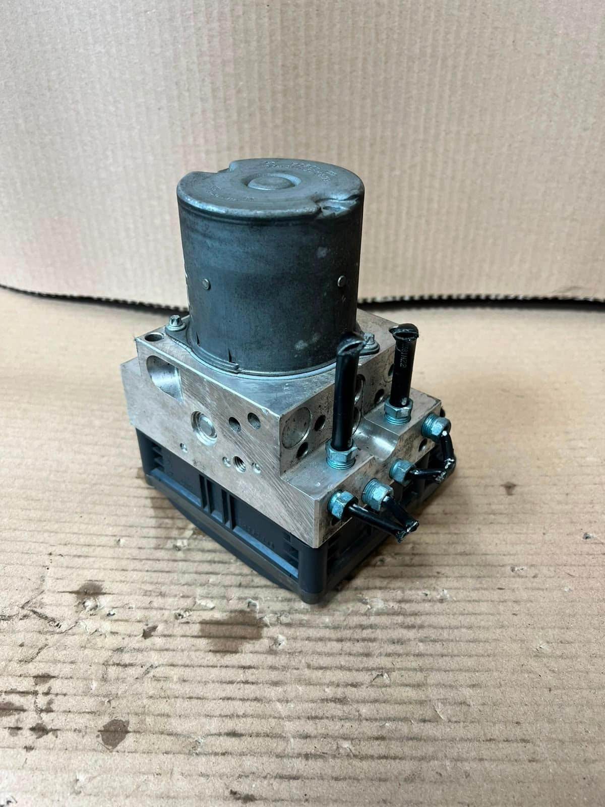 2007-2013 BMW X5 E70 ABS HYDRAULIC PUMP Control Module 6854702 OEM