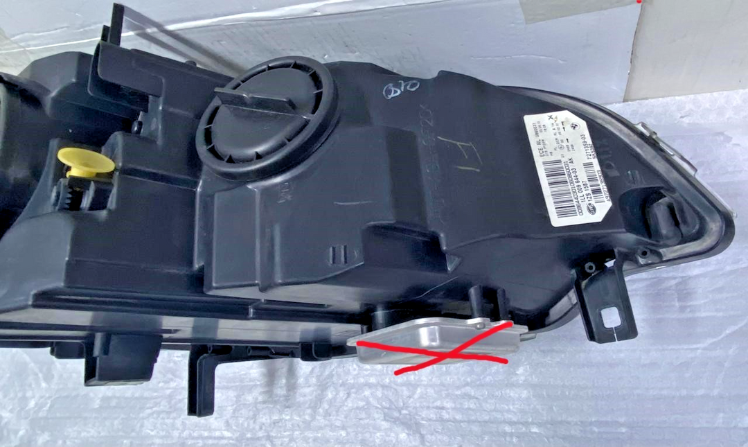 OEM BMW X6 E71 Front Headlight Xenon ECE Left Side 7271359 Without module