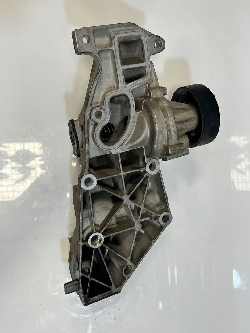 BMW F20 F21 F22 F23 F30 F31 Coolant WATR Pump With Carrier BRACKET 7644804 OEM