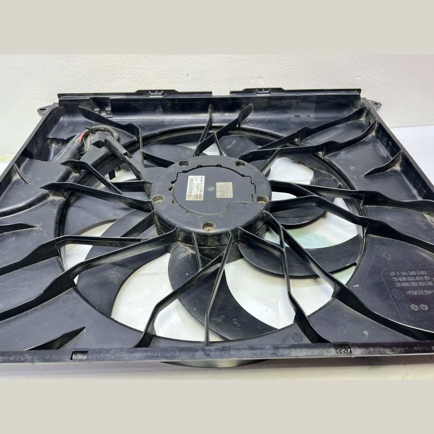 2006-2013 Mercedes-Benz ML350 Radiator Cooling Fan Assembly A 164 500 04 93