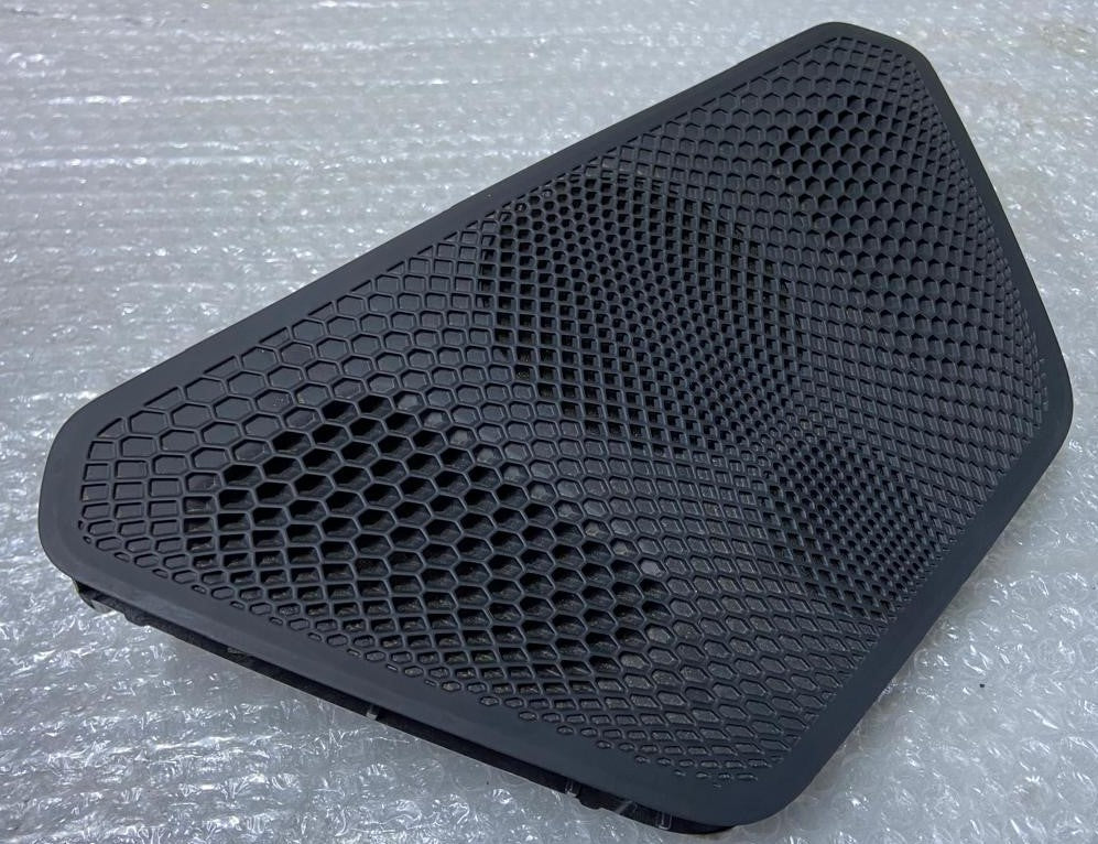 BMW G20 G21 G22 G23 G26 G80 M3 M4 Dashboard Speaker Tweeter Holder 6831282