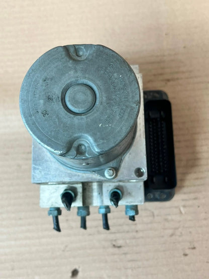 BMW F01 F02 7 Series F07 5 Series GT Abs Anti-Lock Brake Pump Module 6797036