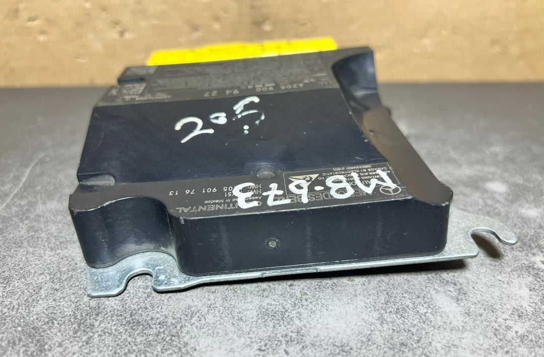 14-18 Mercedes W205 C-Class SRS Safety Restraint Control Module A205 9009427 OEM