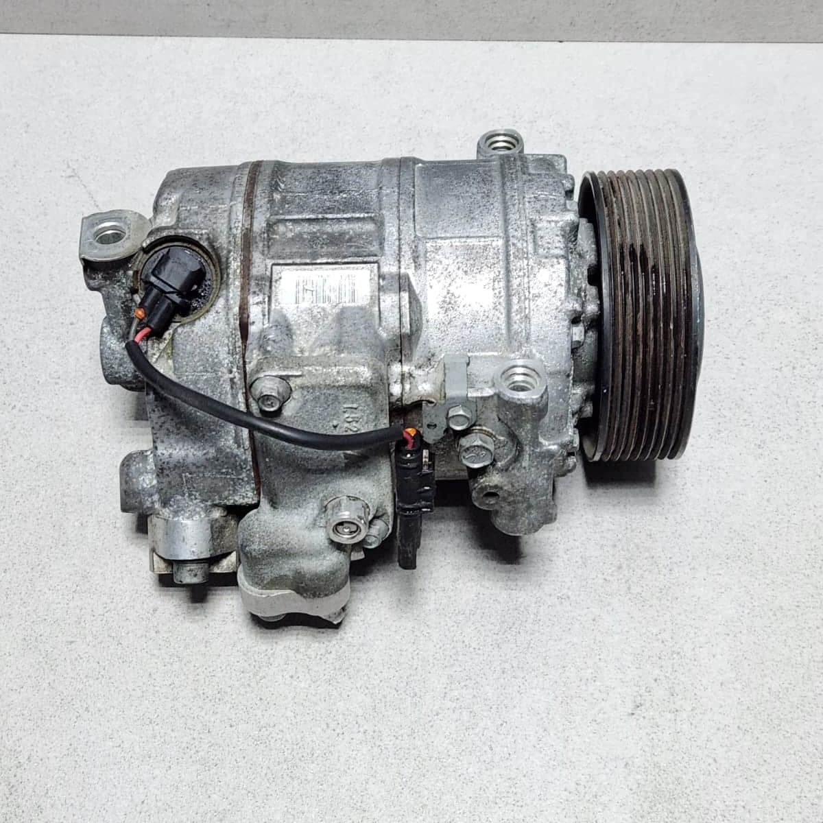 2011-2012 BMW F25 X3 Air Conditioning Compressor 9211496 X3 F25 
