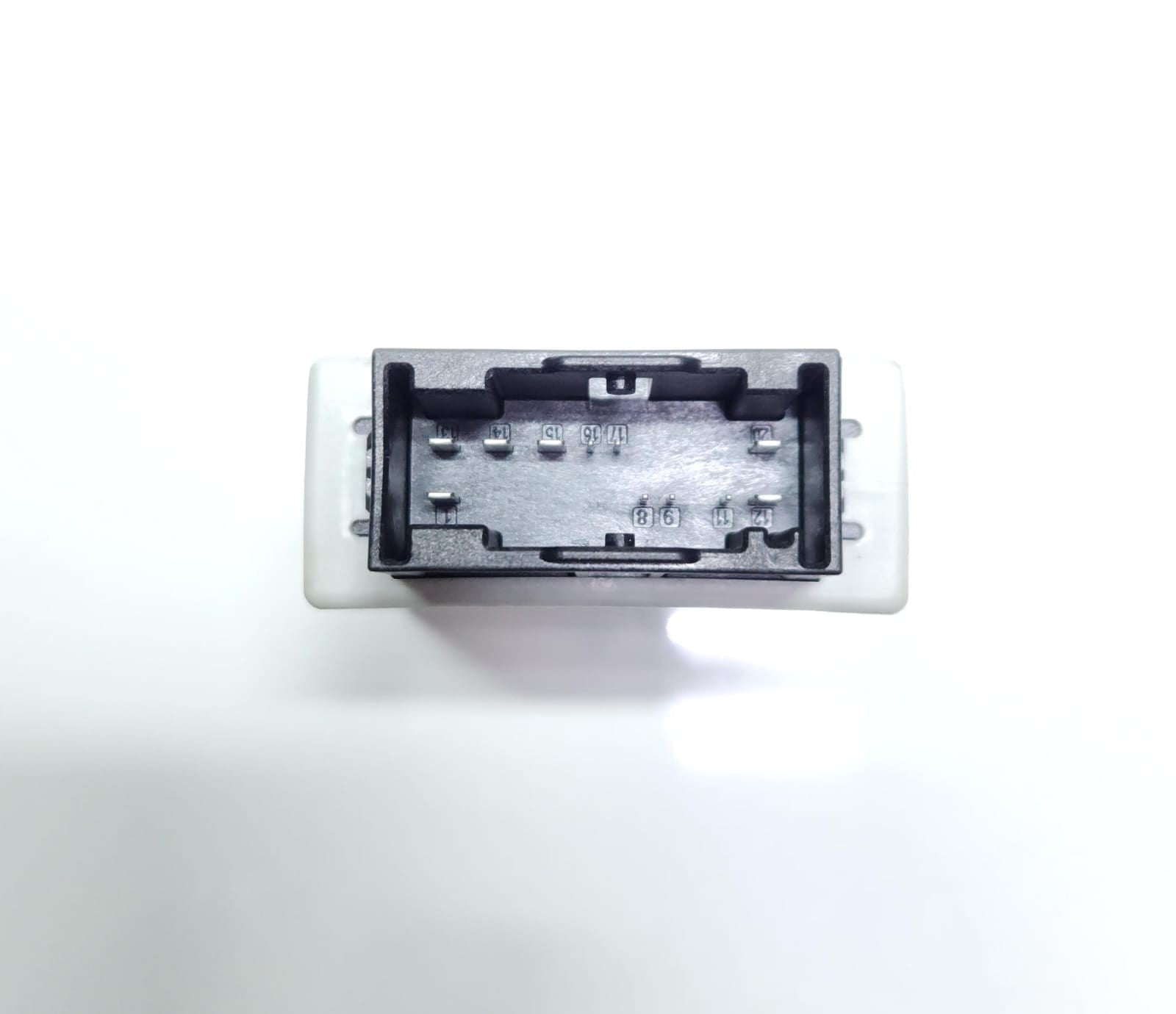 17-20 BMW 530i Steering Column Control Module 6885215 5, 6, 7, 8, and X Series