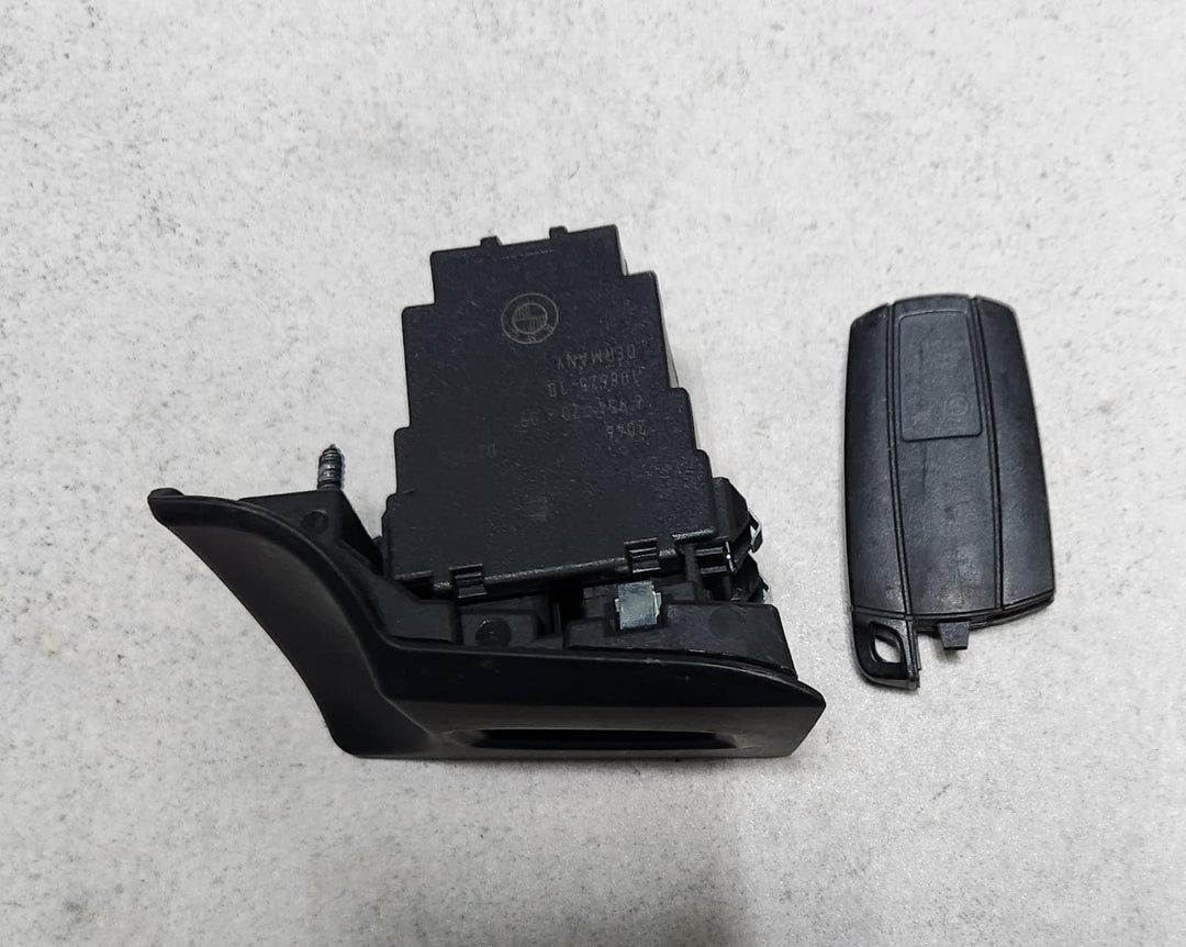 2006-2007 BMW 525i Engine Control Module MSV70 7559178 E90 E91 E60 E61 