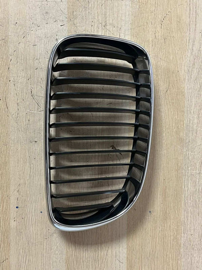 BMW 1 Series E81 E82 E87 LCI E88 Grille Chrome Frame Right O/S 7166440
