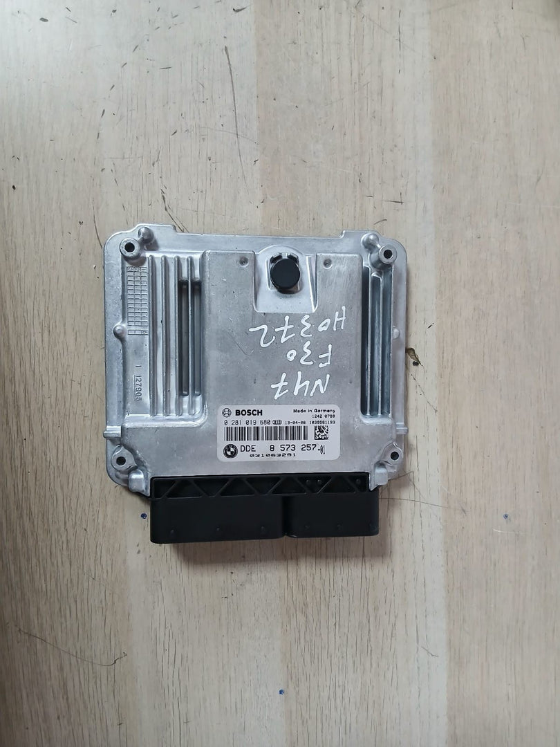 BMW N47 F30 Engine Control Unit ECU COMPLETE SET DDE +FEM + 1KEY 8573257