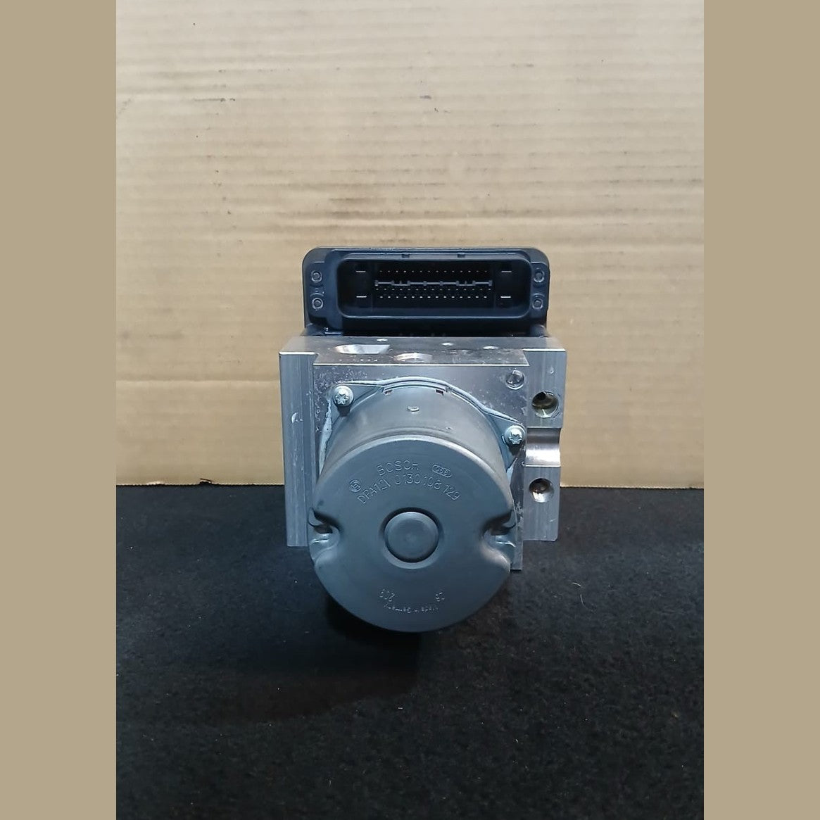 OEM BMW F01 / F02 ABS ANTI-LOCK BRAKE PUMP MODULE ECU P/N 6860149 6860150